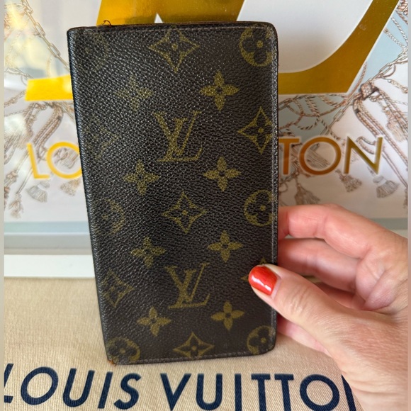 Louis Vuitton Handbags - Louis Vuitton Vintage Monogram Long Wallet Checkbook